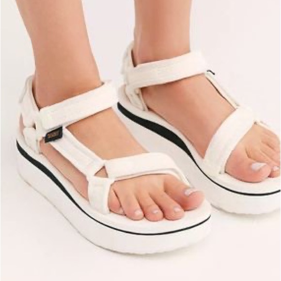 Teva Flatform Universal White Sandals Size 9 - Picture 4 of 12